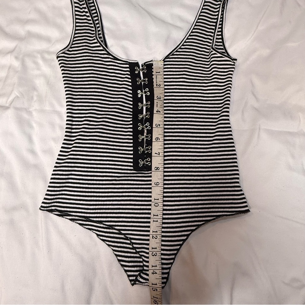 Emma & Sam rayon /spandex bl/white bodysuit medium - Picture 7 of 13